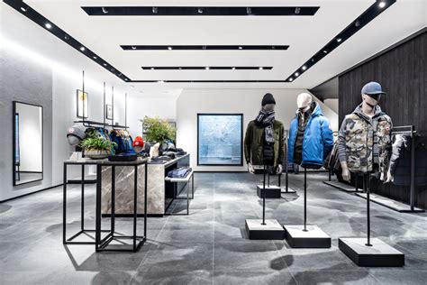 stores that sell canada goose